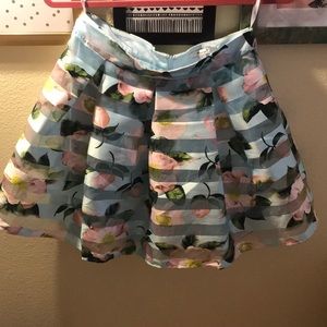 Crop top and height waisted skirt